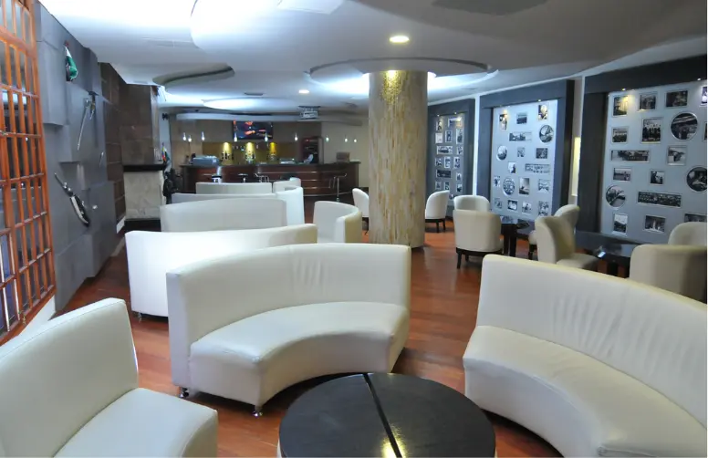 Centro Social de Oficiales - CESOF - Restaurantes - Bar Inglés