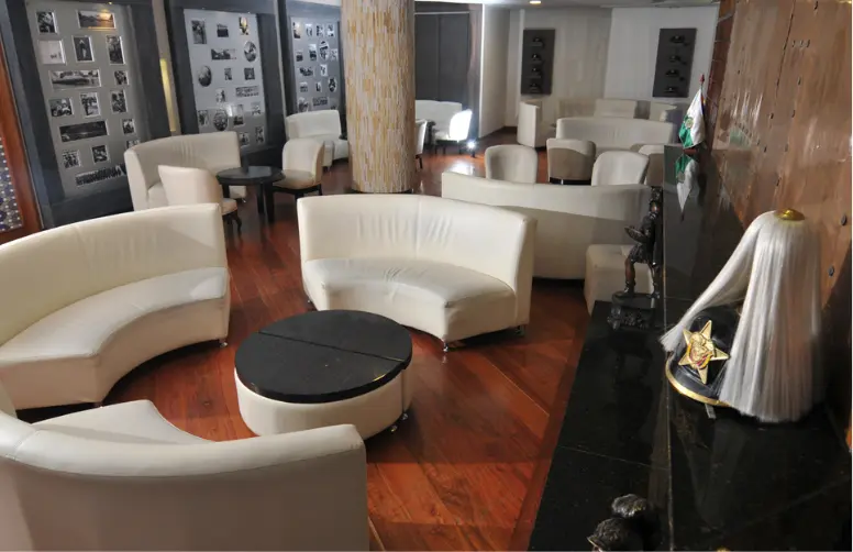 Centro Social de Oficiales - CESOF - Restaurantes - Bar Inglés