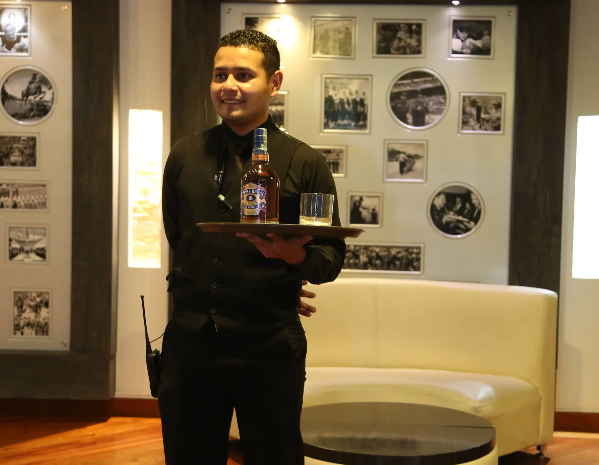 Centro Social de Oficiales - CESOF - Restaurantes - Bar Inglés