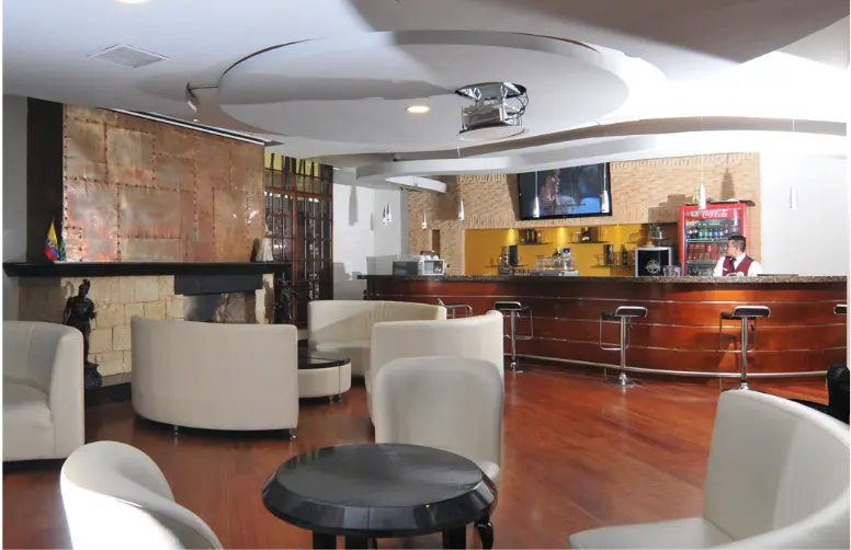 Centro Social de Oficiales - CESOF - Restaurantes - Bar Inglés