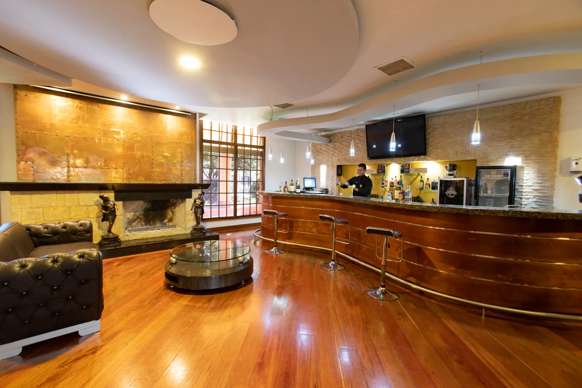 Centro Social de Oficiales - CESOF - Restaurantes - Bar Inglés